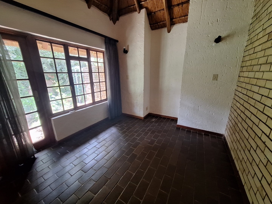 5 Bedroom Property for Sale in Mooivallei Park North West